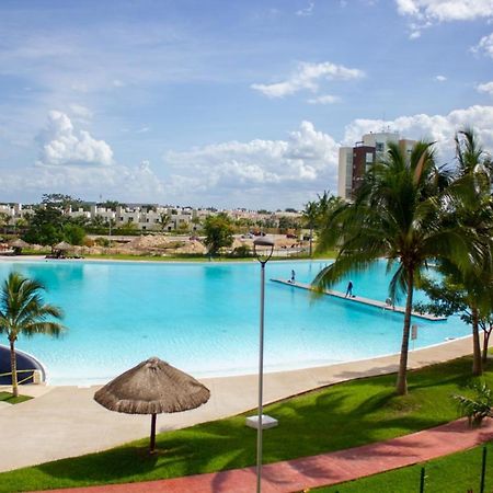 Departamento En Cancun Con 7 Albercas Tipo Playa Y Laguna Ngoại thất bức ảnh