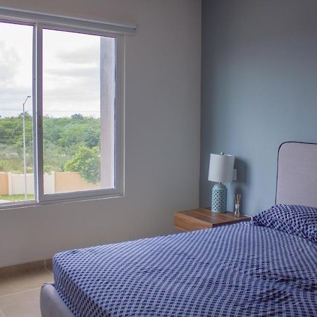 Departamento En Cancun Con 7 Albercas Tipo Playa Y Laguna Ngoại thất bức ảnh