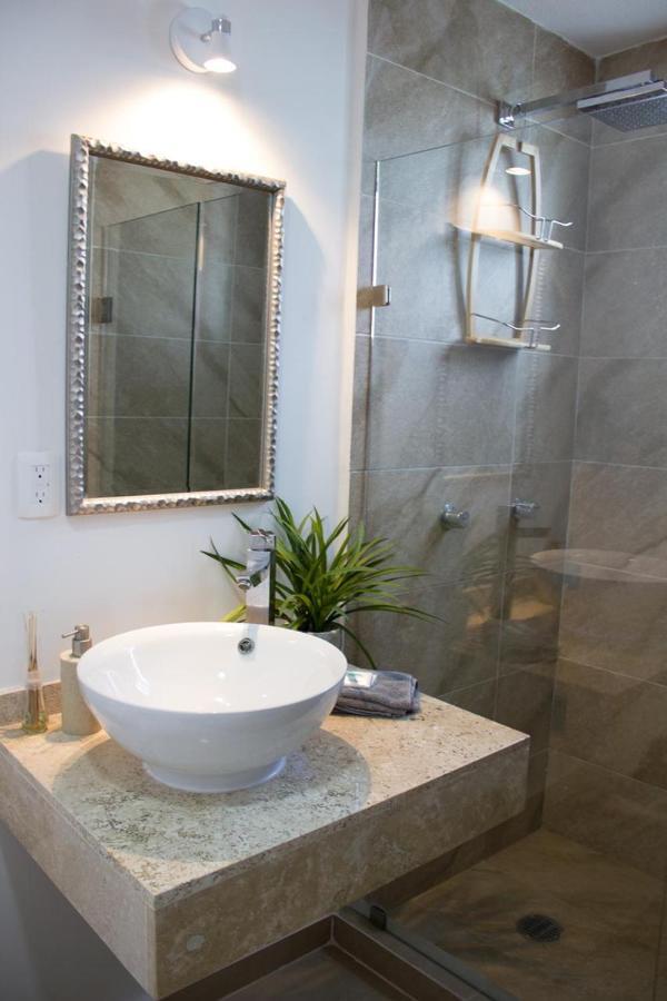 Departamento En Cancun Con 7 Albercas Tipo Playa Y Laguna Ngoại thất bức ảnh