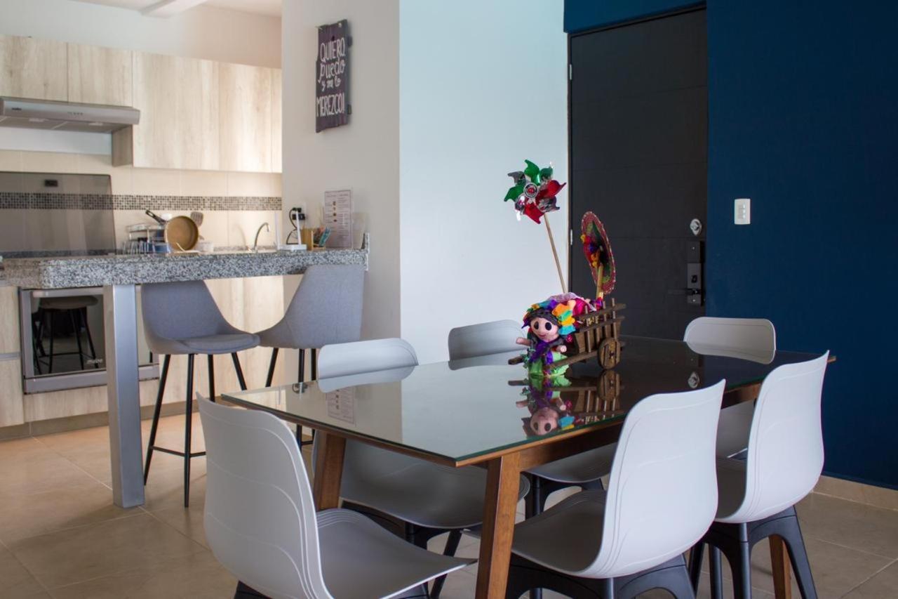 Departamento En Cancun Con 7 Albercas Tipo Playa Y Laguna Ngoại thất bức ảnh