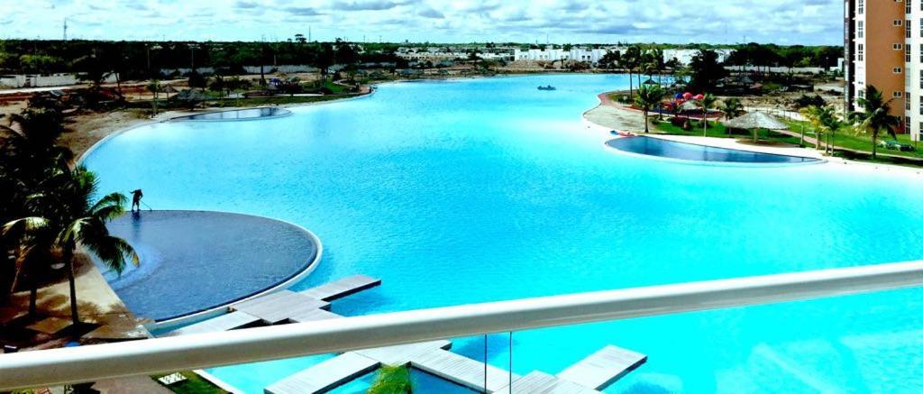 Departamento En Cancun Con 7 Albercas Tipo Playa Y Laguna Ngoại thất bức ảnh