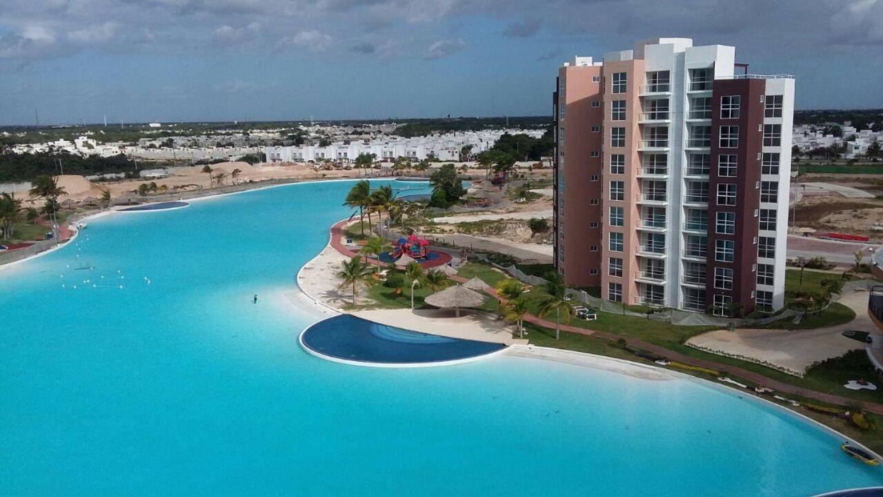 Departamento En Cancun Con 7 Albercas Tipo Playa Y Laguna Ngoại thất bức ảnh