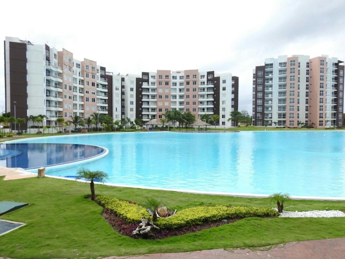Departamento En Cancun Con 7 Albercas Tipo Playa Y Laguna Ngoại thất bức ảnh