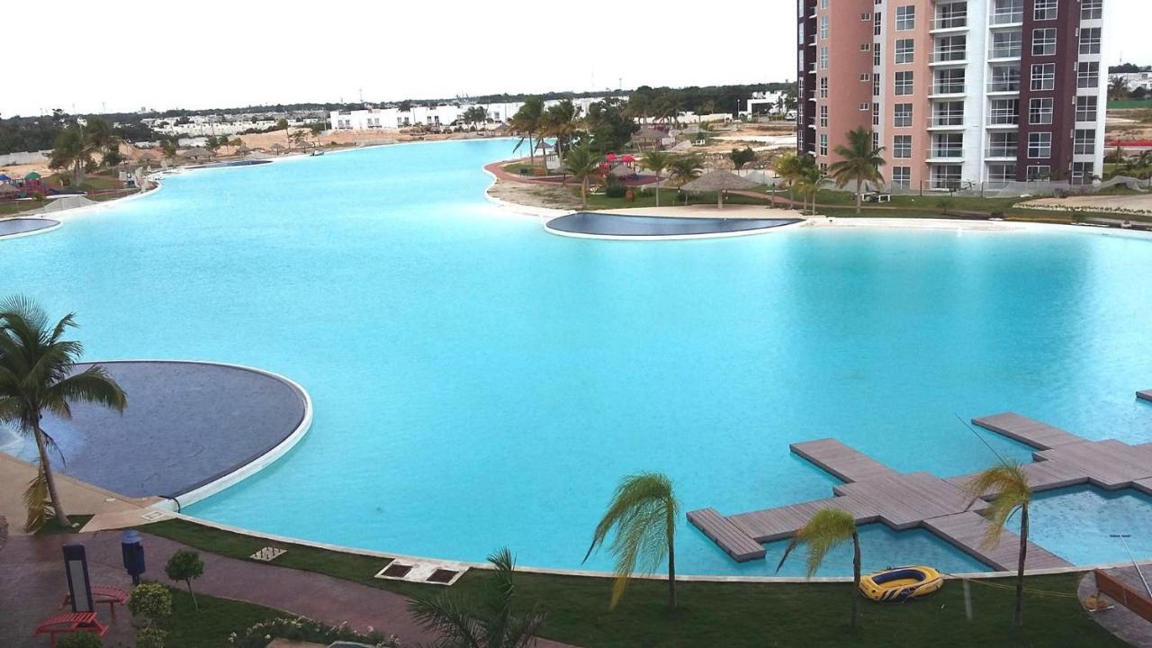 Departamento En Cancun Con 7 Albercas Tipo Playa Y Laguna Ngoại thất bức ảnh